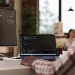 Dilemma for Scalable Software Development: Microservices vs Monoliths