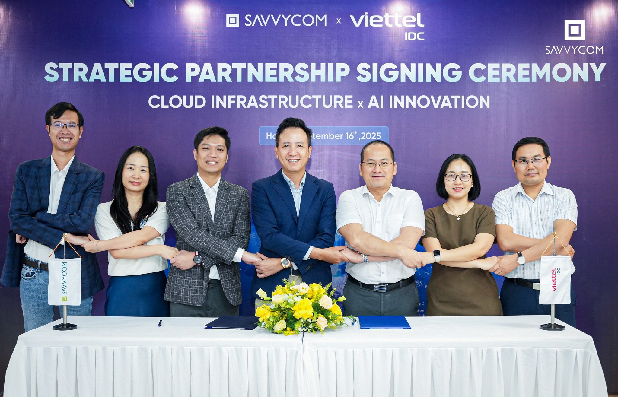 Executives of Savvycom and Viettel IDC posing after the Strategic Partnership Signing Ceremony in Hanoi, September 16, 2025