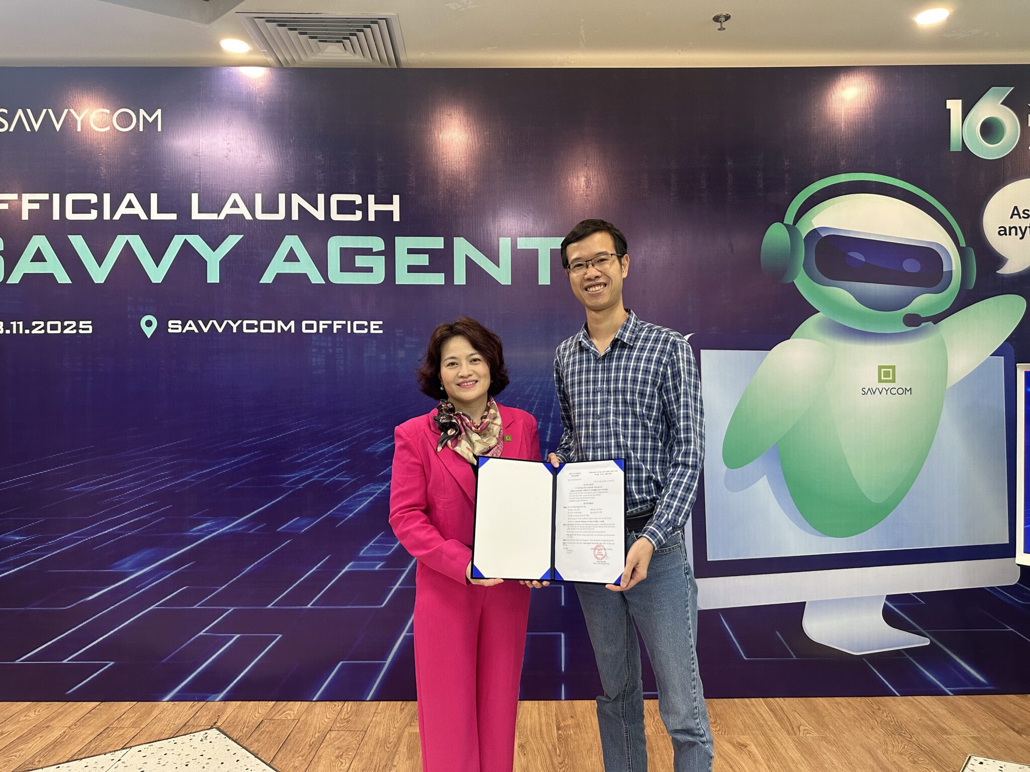 Savvycom CEO, Ms. Van Dang Awards CAIO Appointment to Mr. Tue Nguyen