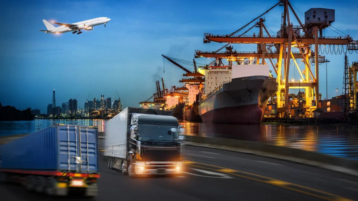 Savvycom case study: Streamlining Legal Workflows: AI-Powered Contract Review in Logistics